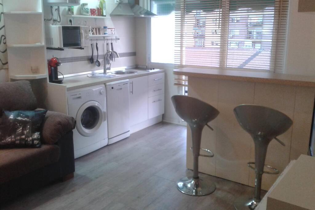 Bonito Apartamento Cerca Del Puerto Малага Экстерьер фото